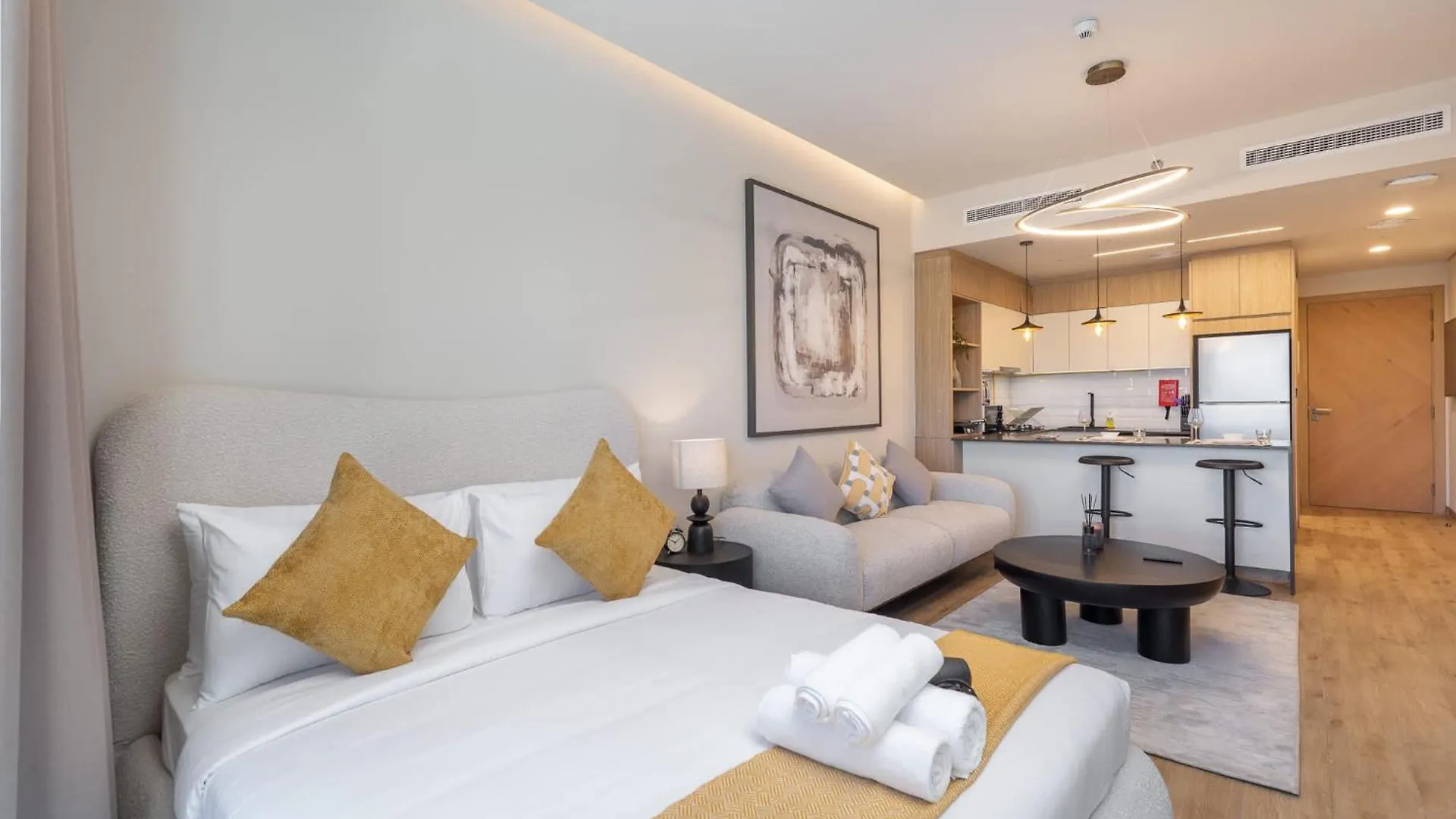Apartment Comfortable Flat That Sleeps 2 Near Circle Mall Dubai