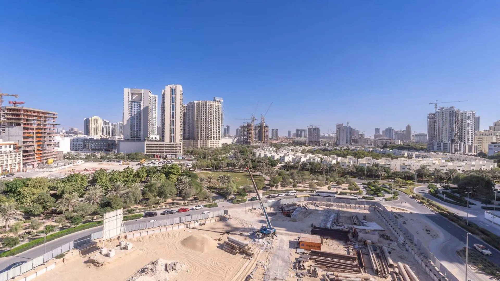 Comfortable Flat That Sleeps 2 Near Circle Mall Dubai