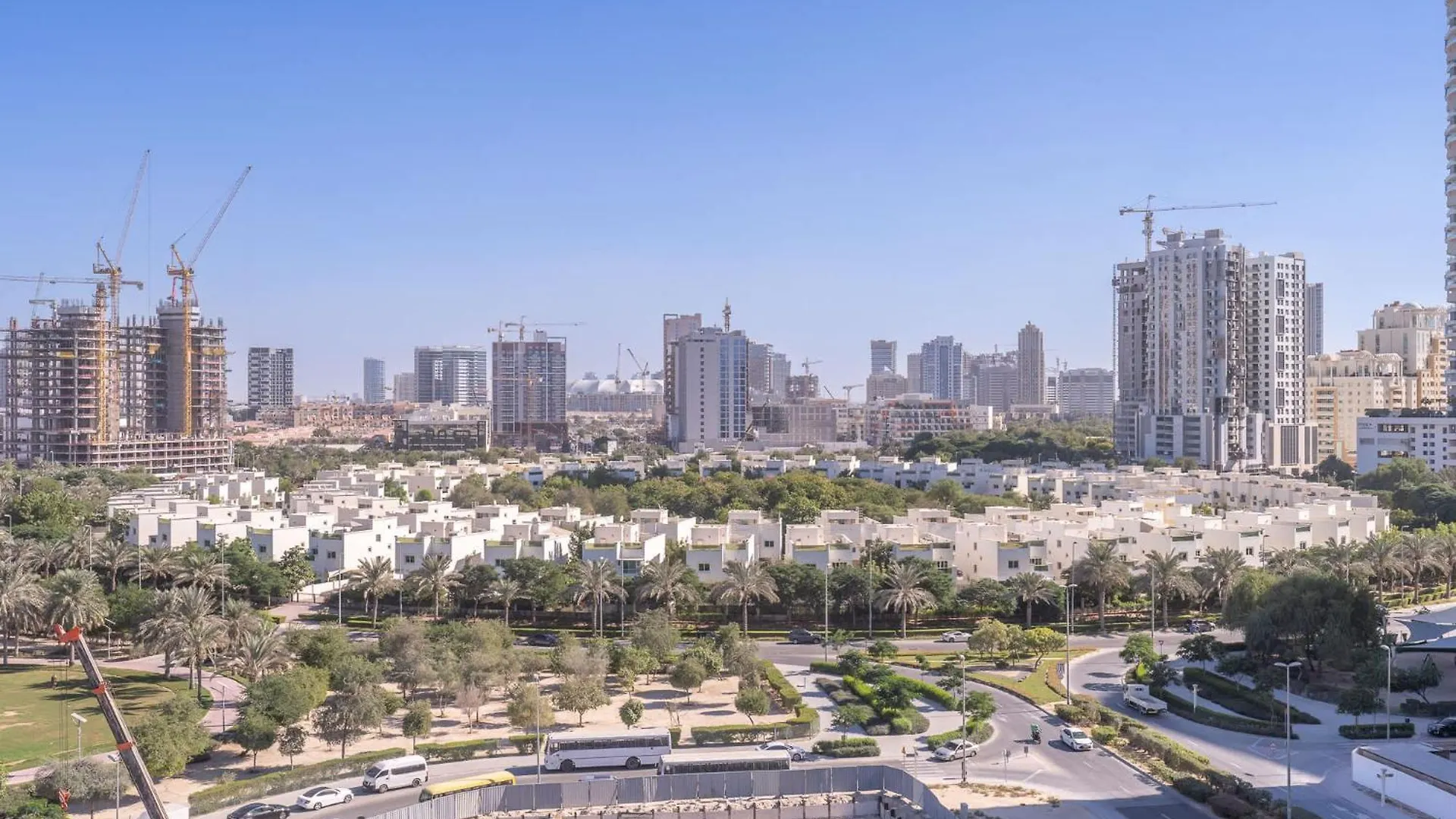 Apartment Comfortable Flat That Sleeps 2 Near Circle Mall Dubai