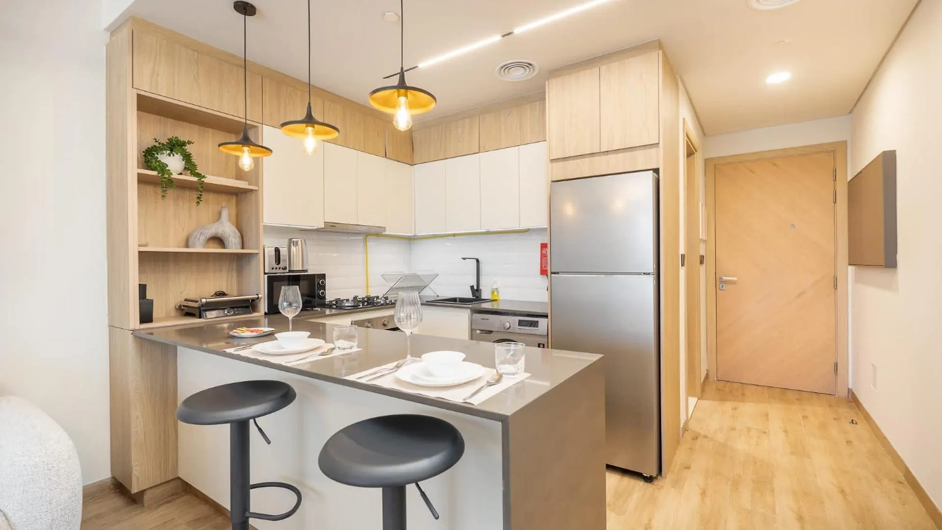 Comfortable Flat That Sleeps 2 Near Circle Mall Dubai Apartment
