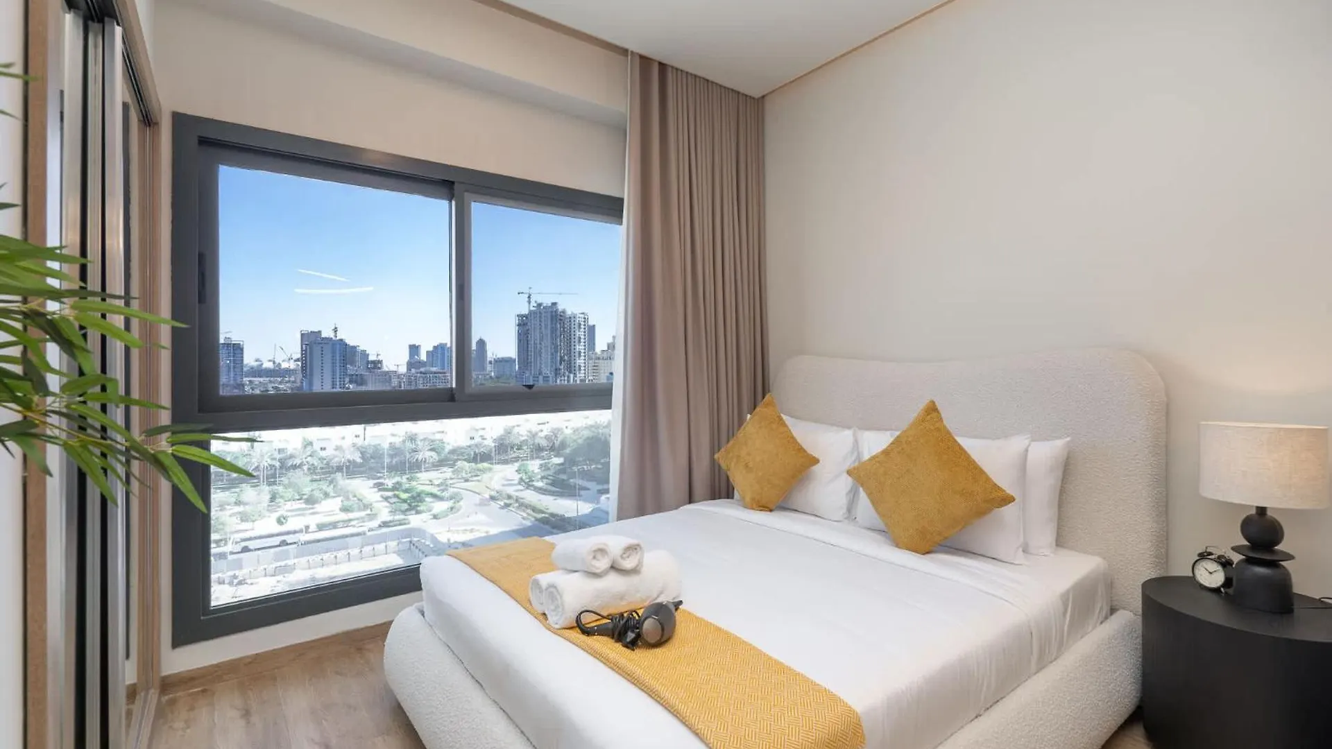 Comfortable Flat That Sleeps 2 Near Circle Mall Dubai