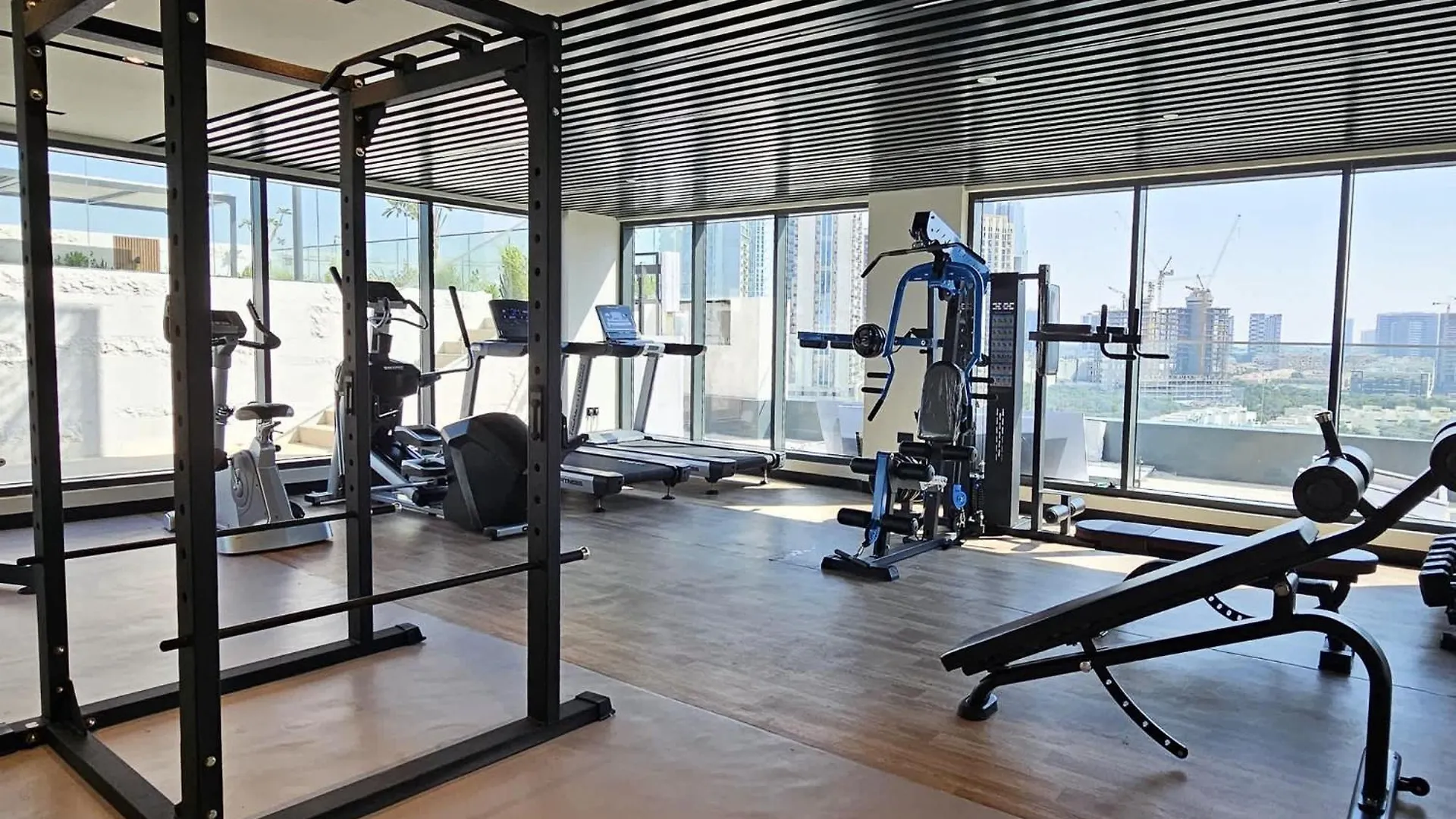 Comfortable Flat That Sleeps 2 Near Circle Mall Dubai